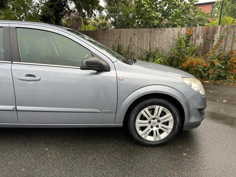 VAUXHALL ASTRA