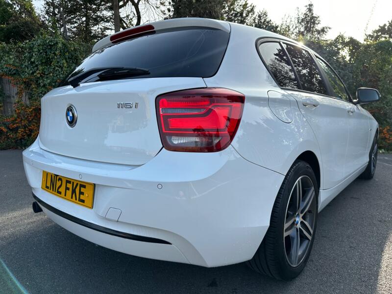 BMW 1 SERIES