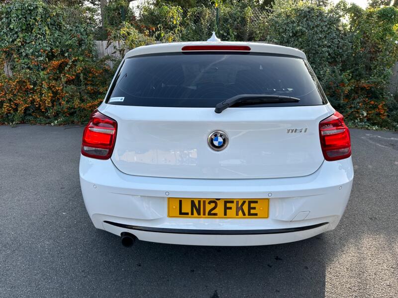 BMW 1 SERIES