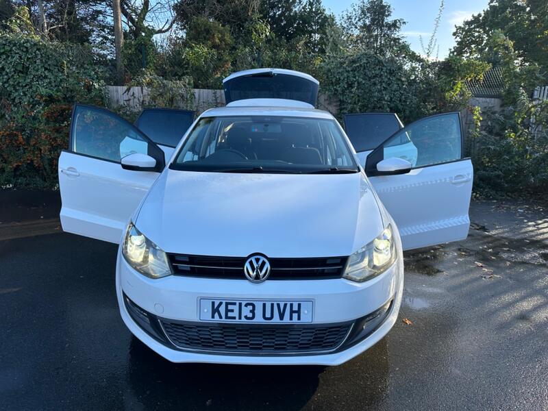 VOLKSWAGEN POLO