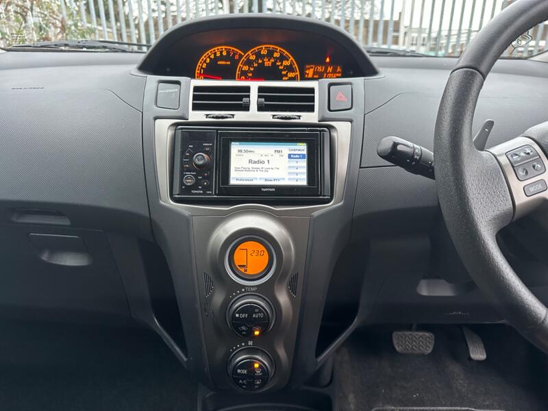 TOYOTA YARIS