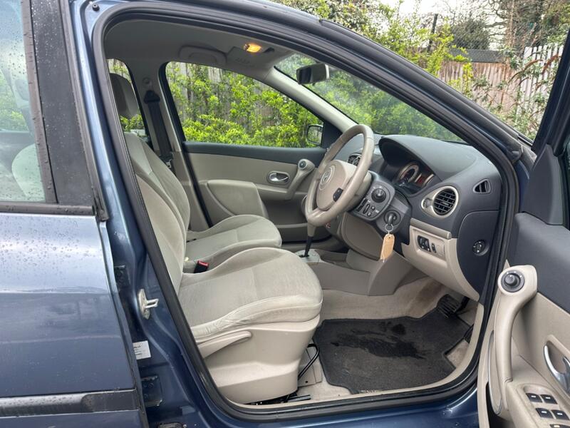 RENAULT CLIO