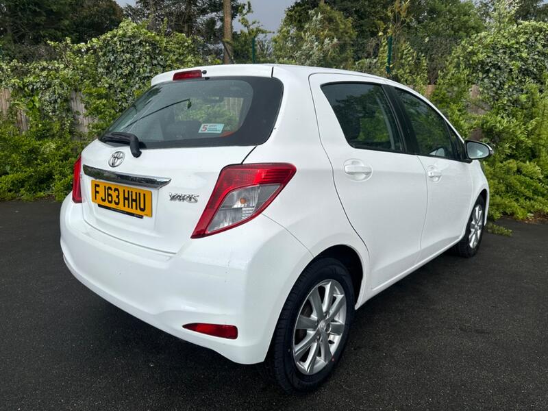 TOYOTA YARIS