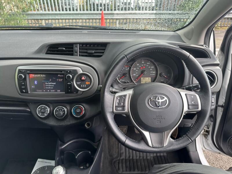 TOYOTA YARIS
