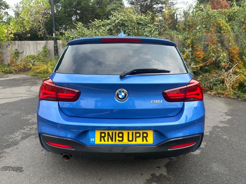 BMW 1 SERIES