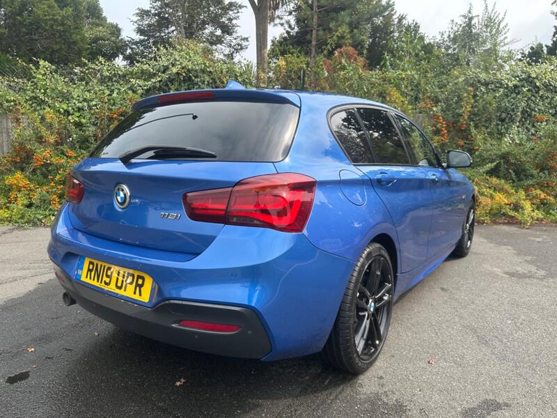 BMW 1 SERIES