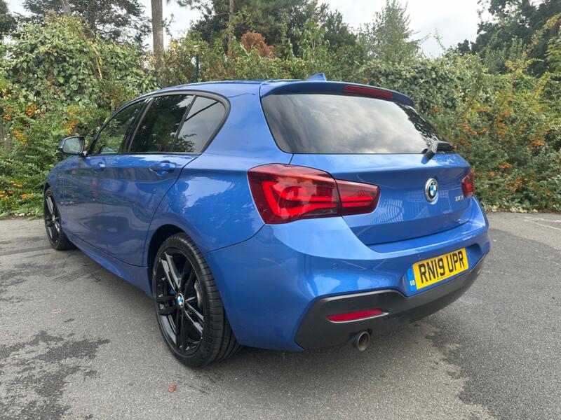 BMW 1 SERIES