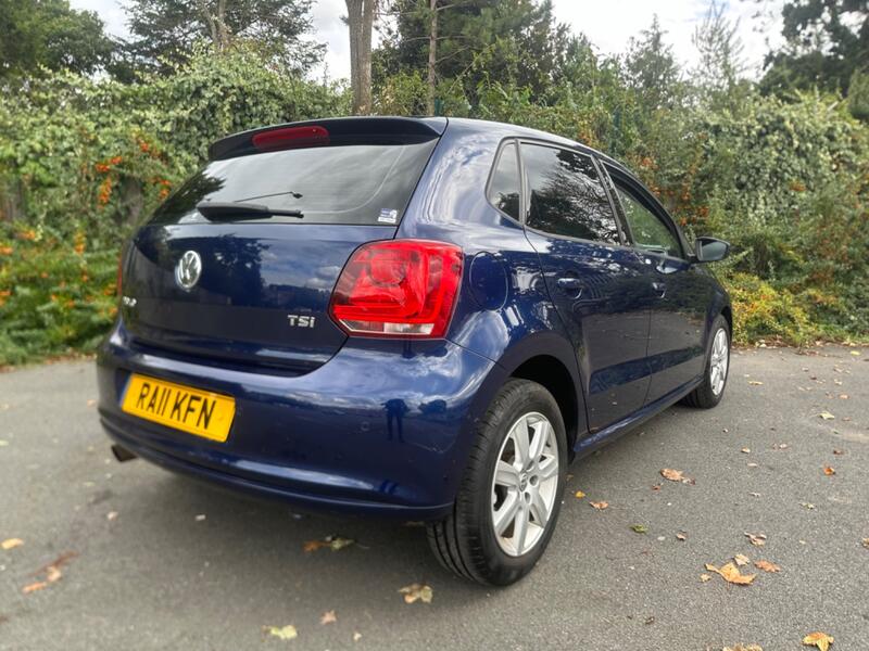 VOLKSWAGEN POLO