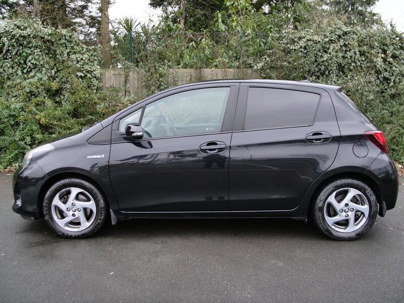TOYOTA YARIS