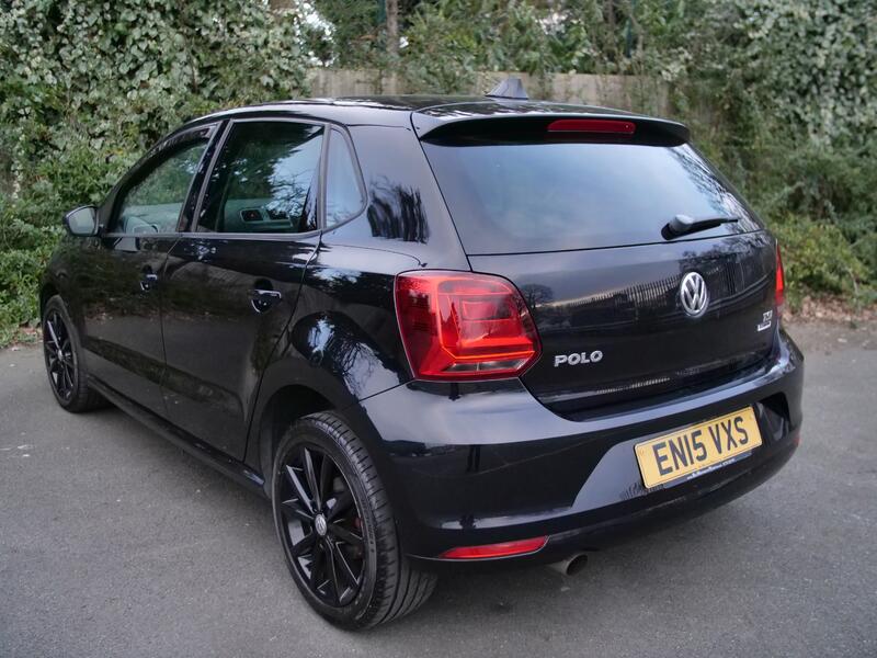 VOLKSWAGEN POLO