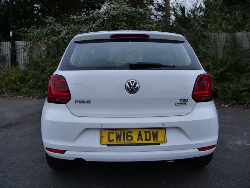 VOLKSWAGEN POLO