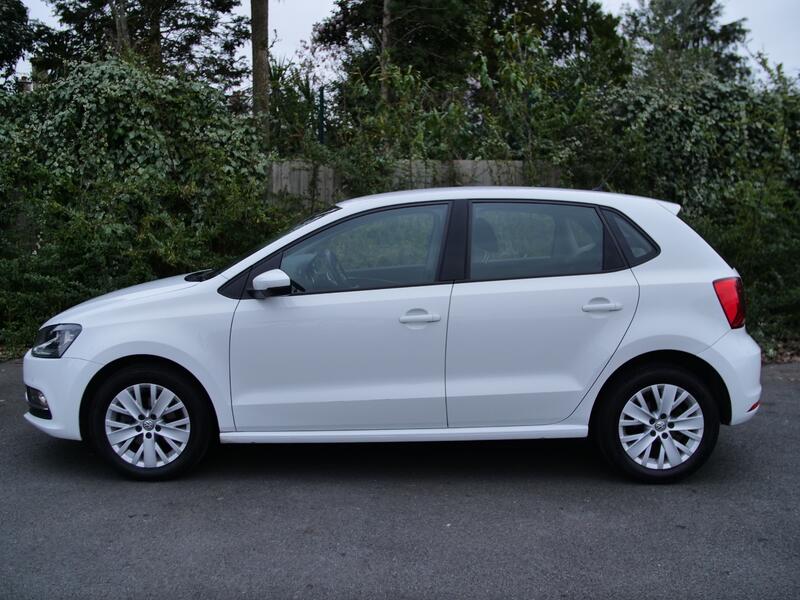 VOLKSWAGEN POLO