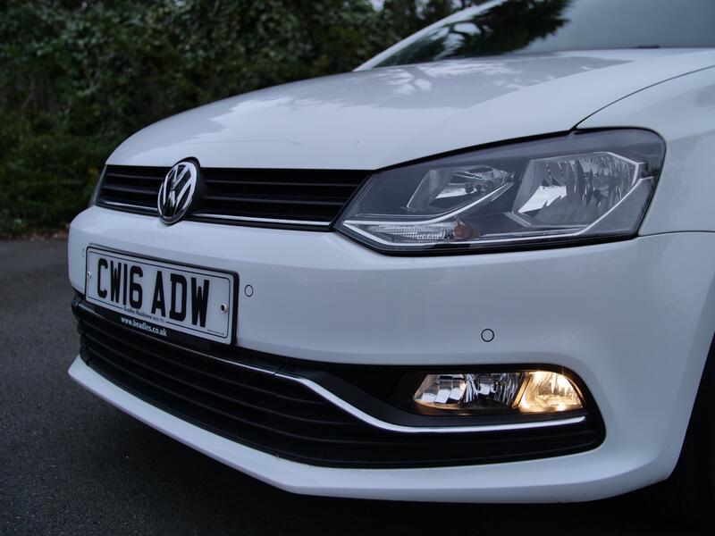 VOLKSWAGEN POLO