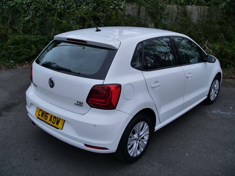 VOLKSWAGEN POLO