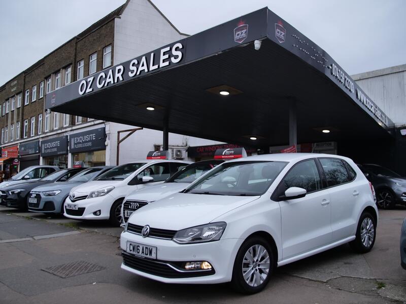 VOLKSWAGEN POLO