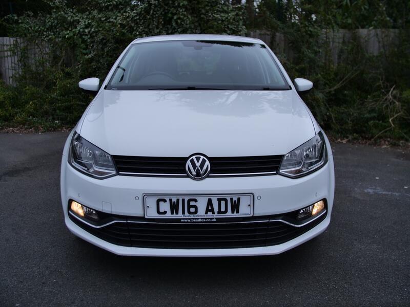 VOLKSWAGEN POLO