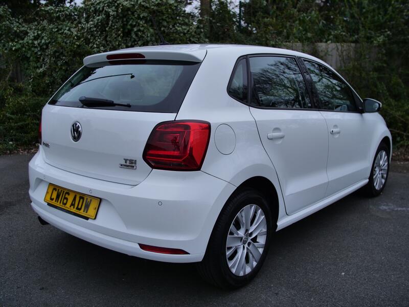 VOLKSWAGEN POLO