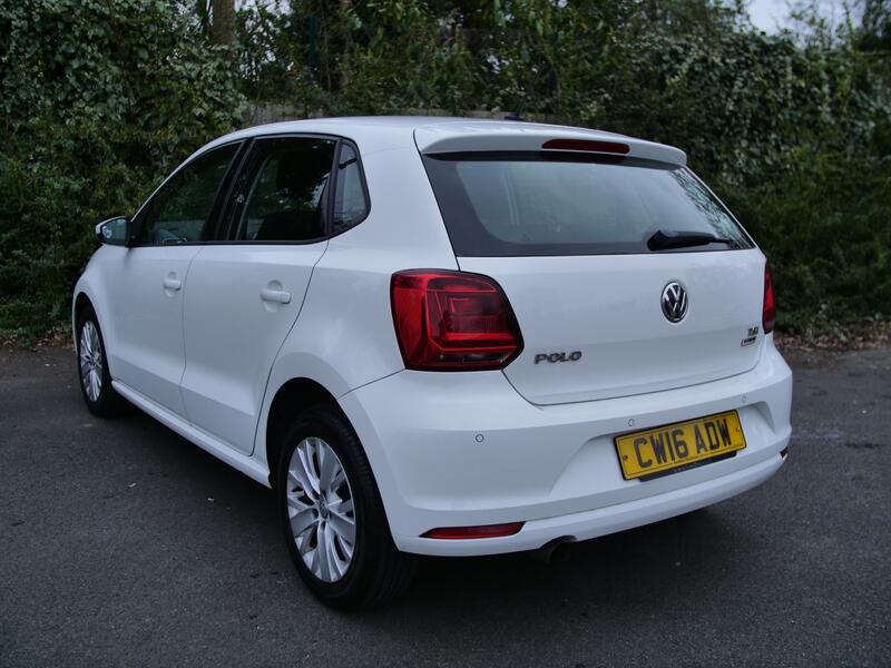 VOLKSWAGEN POLO