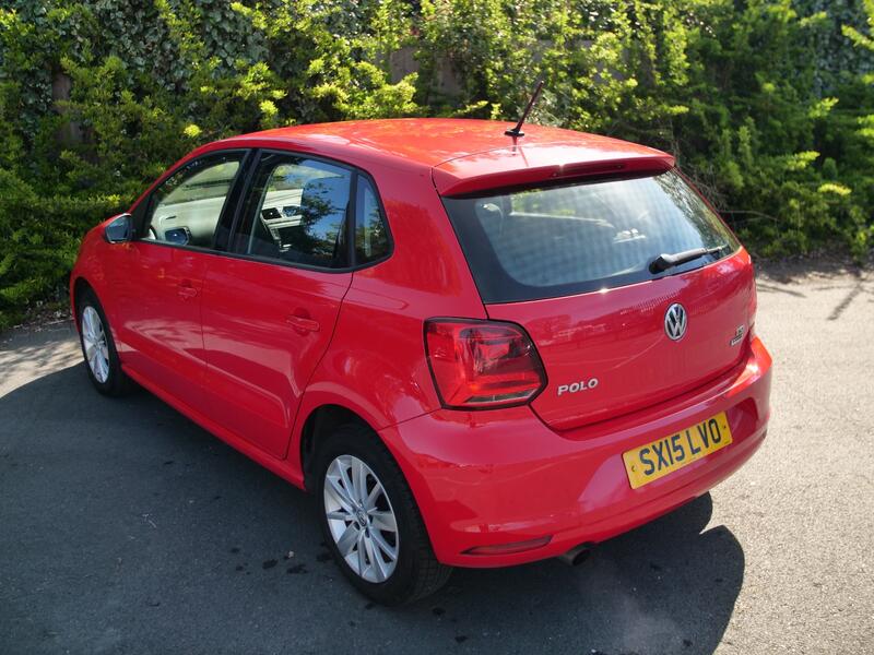 VOLKSWAGEN POLO