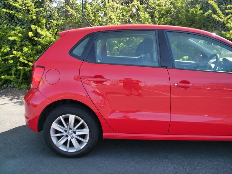 VOLKSWAGEN POLO