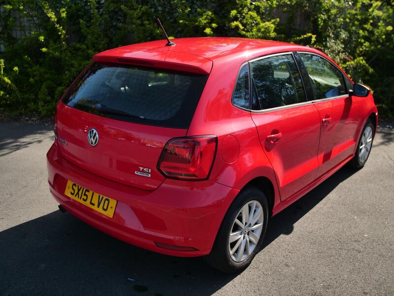 VOLKSWAGEN POLO