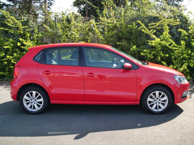 VOLKSWAGEN POLO
