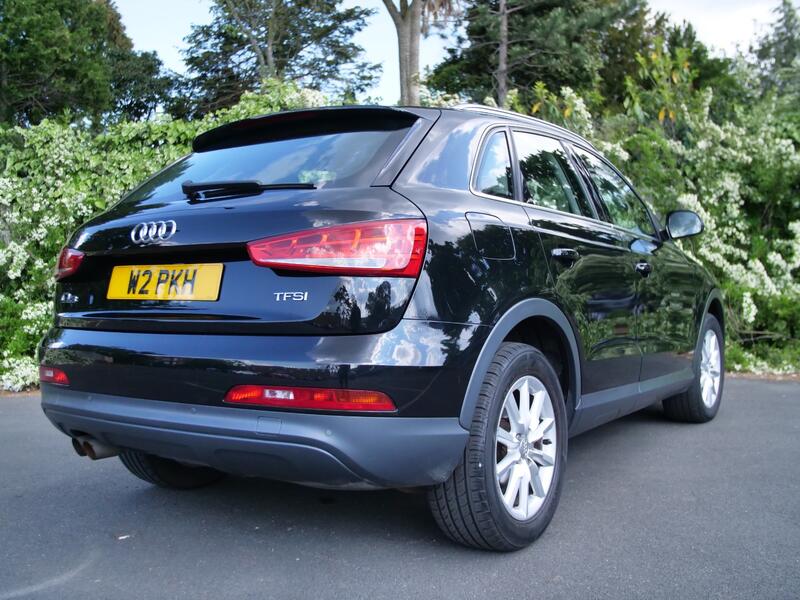 AUDI Q3