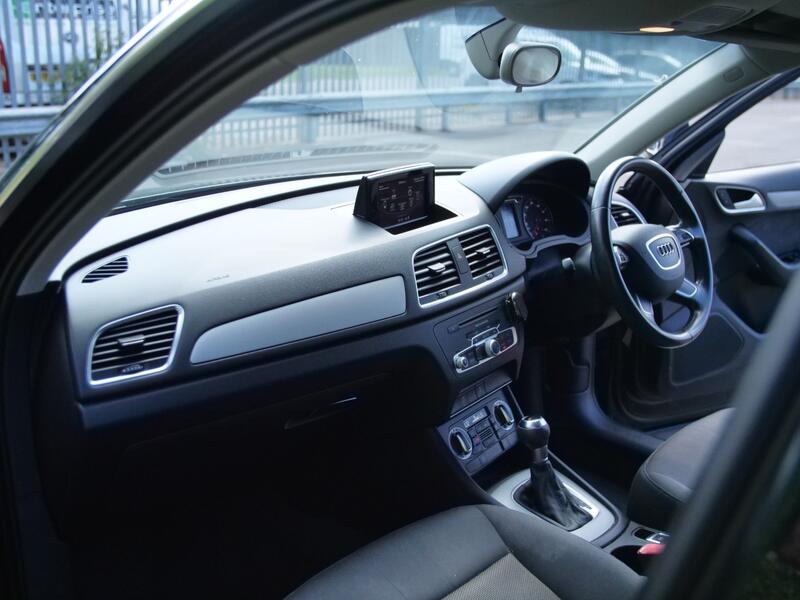 AUDI Q3