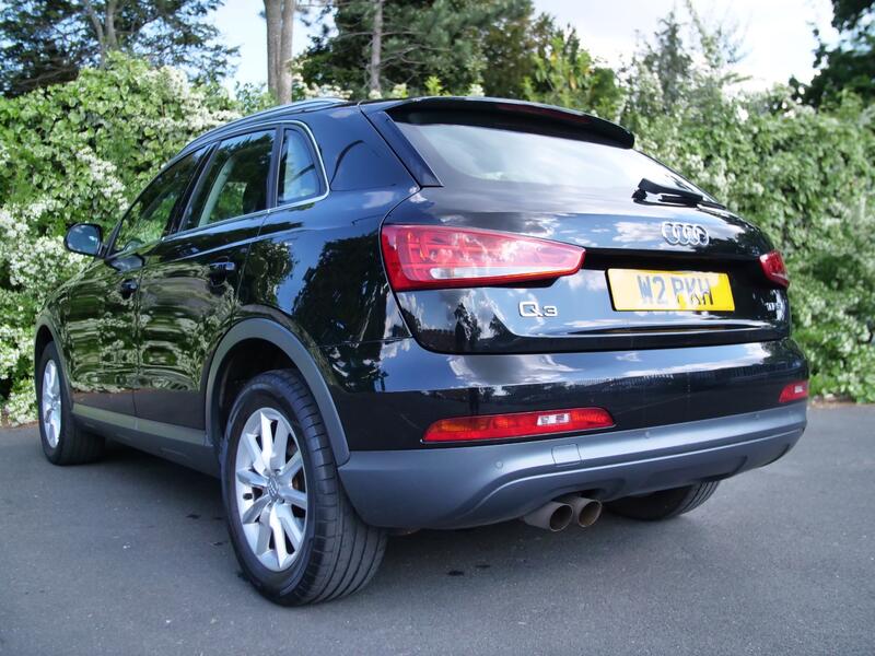 AUDI Q3