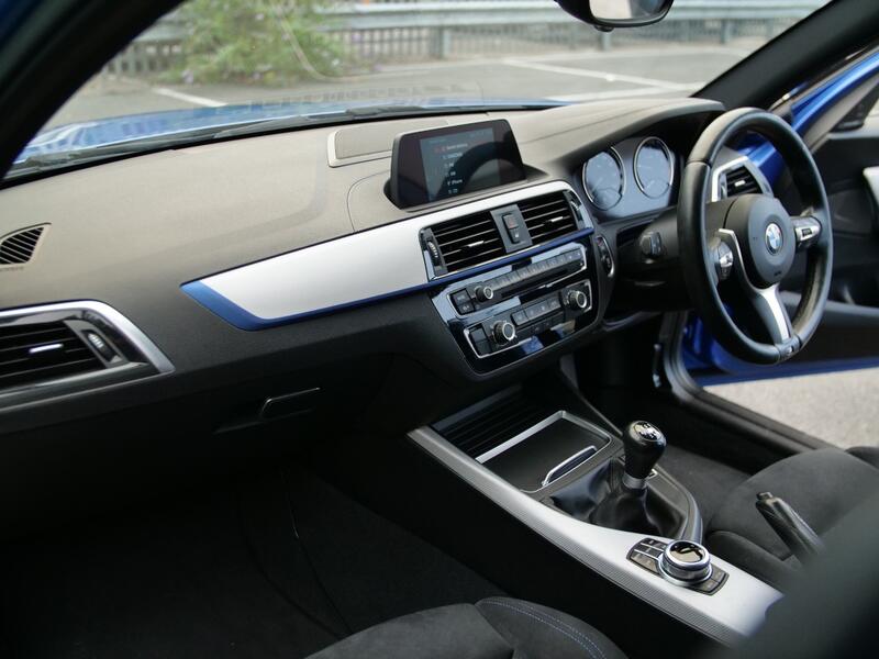 BMW 1 SERIES