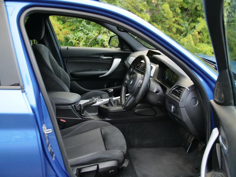 BMW 1 SERIES