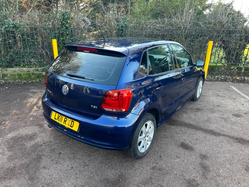 VOLKSWAGEN POLO