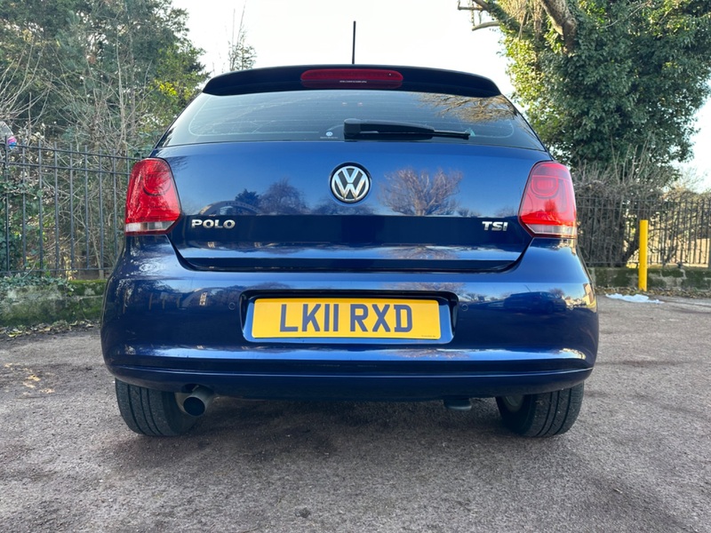 VOLKSWAGEN POLO