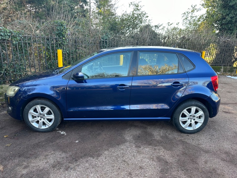 VOLKSWAGEN POLO