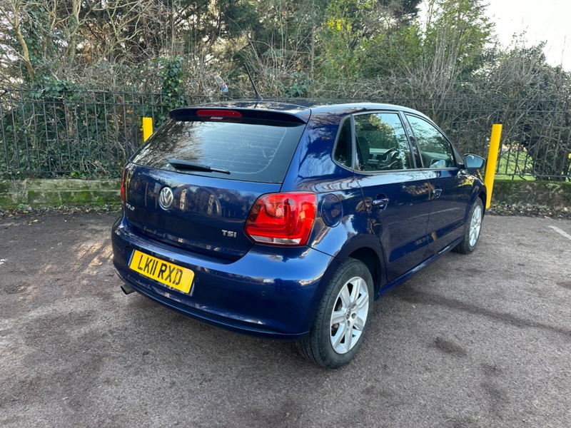 VOLKSWAGEN POLO