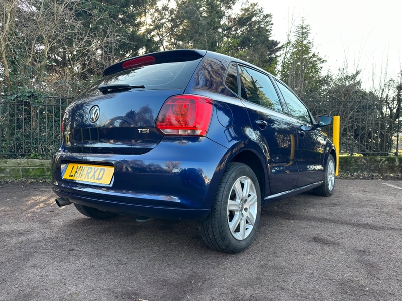 VOLKSWAGEN POLO