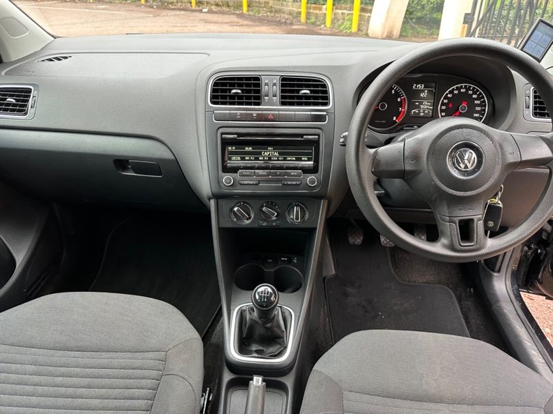 VOLKSWAGEN POLO