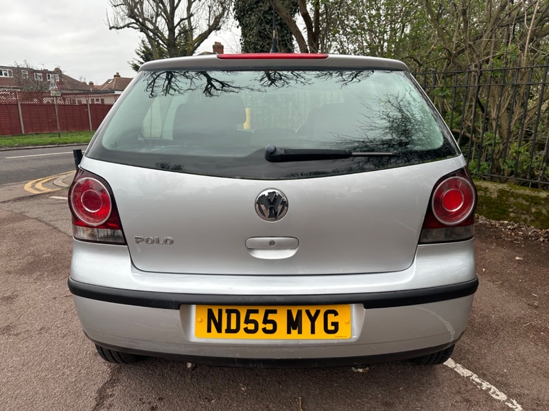 VOLKSWAGEN POLO