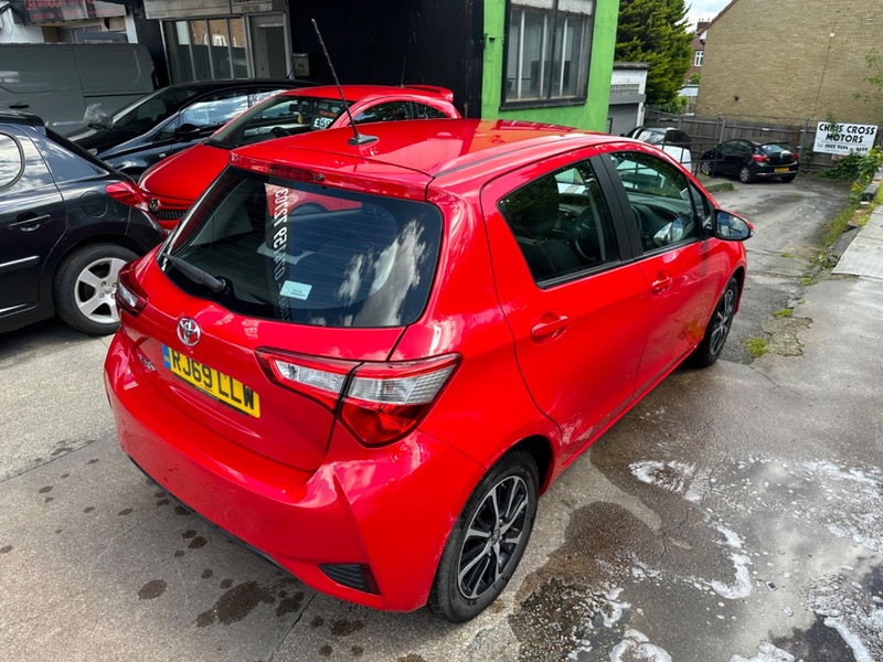TOYOTA YARIS