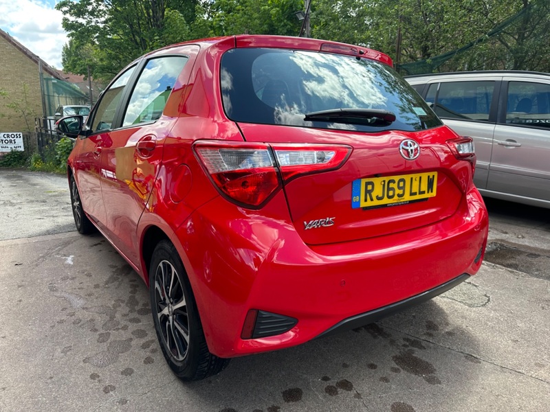 TOYOTA YARIS