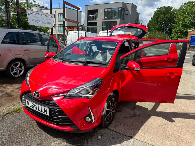 TOYOTA YARIS