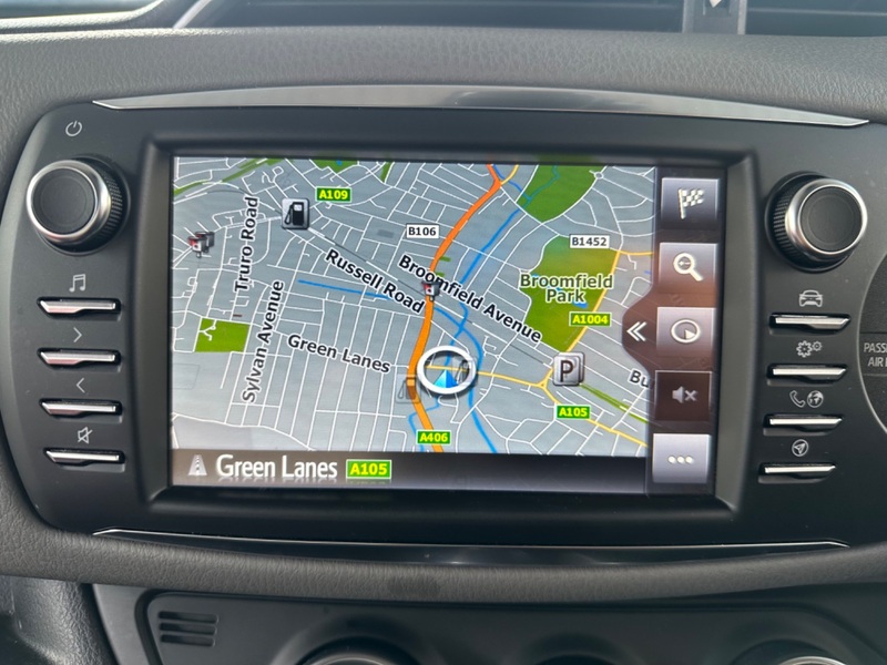 TOYOTA YARIS
