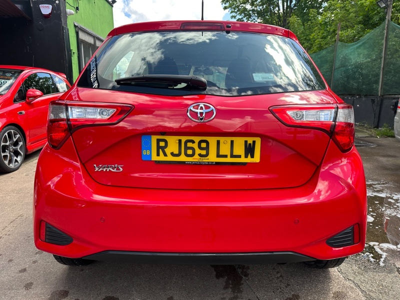 TOYOTA YARIS