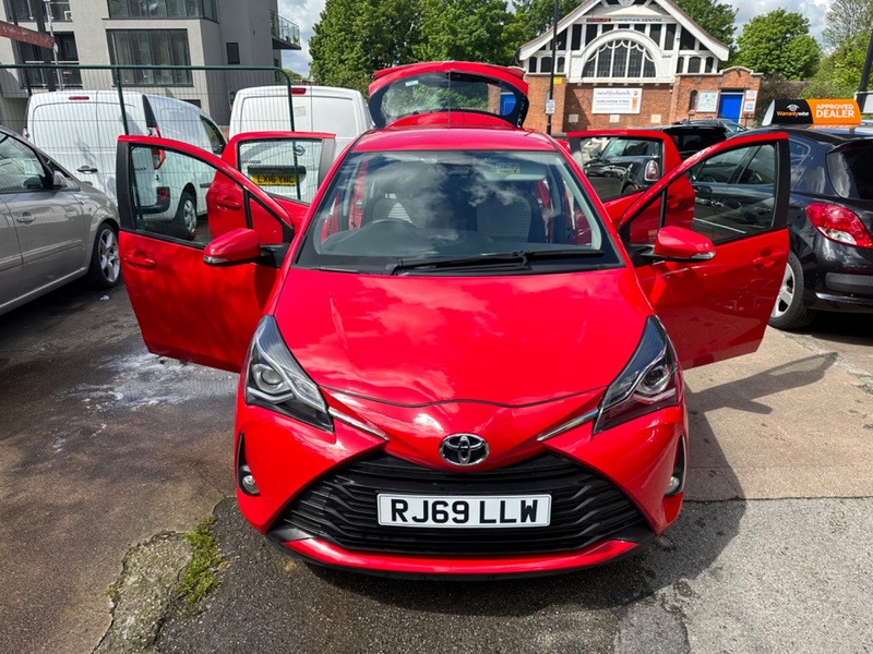 TOYOTA YARIS