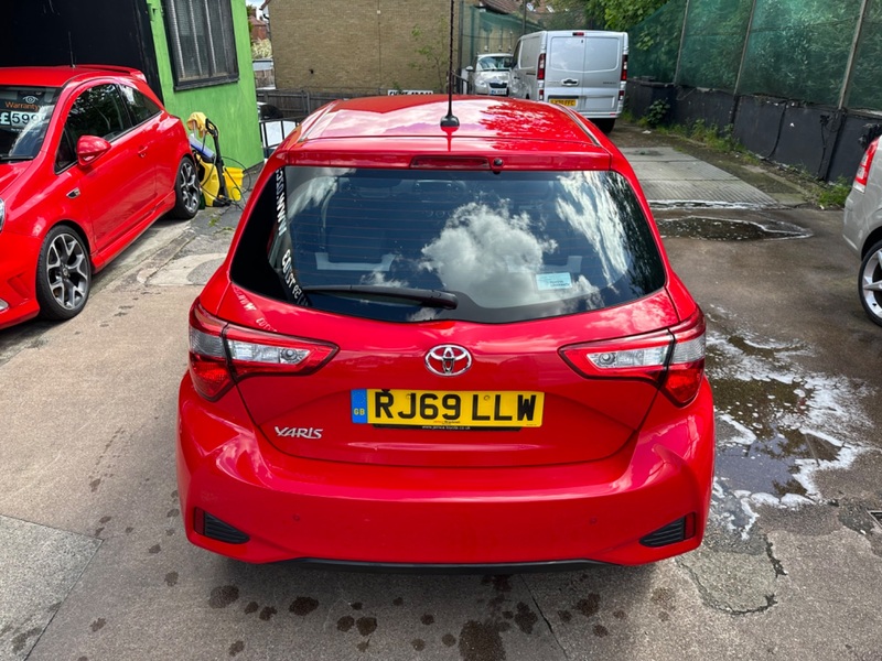 TOYOTA YARIS