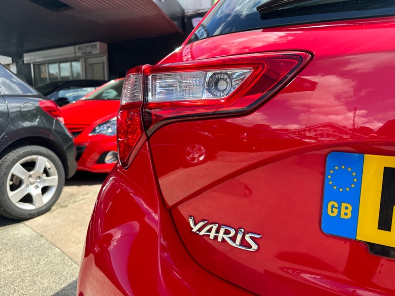 TOYOTA YARIS