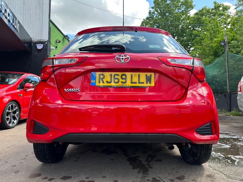 TOYOTA YARIS