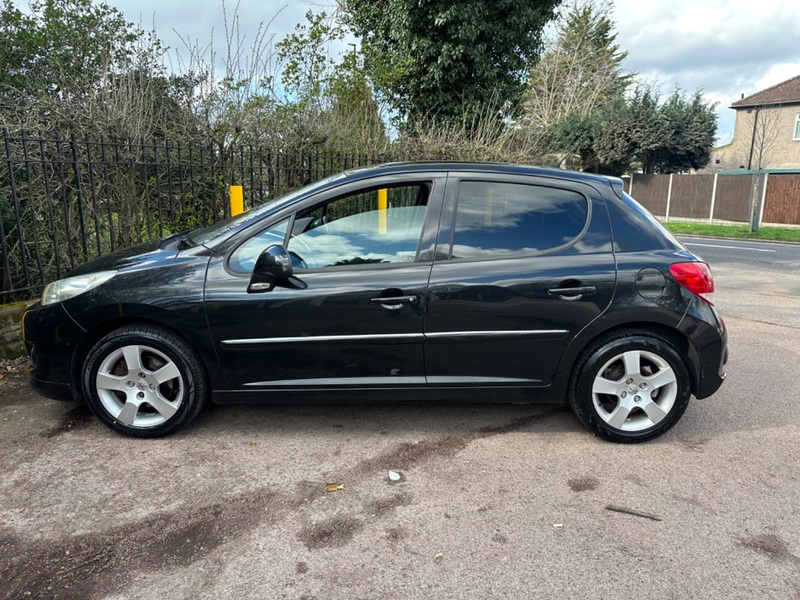 PEUGEOT 207