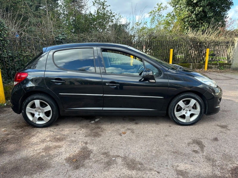 PEUGEOT 207