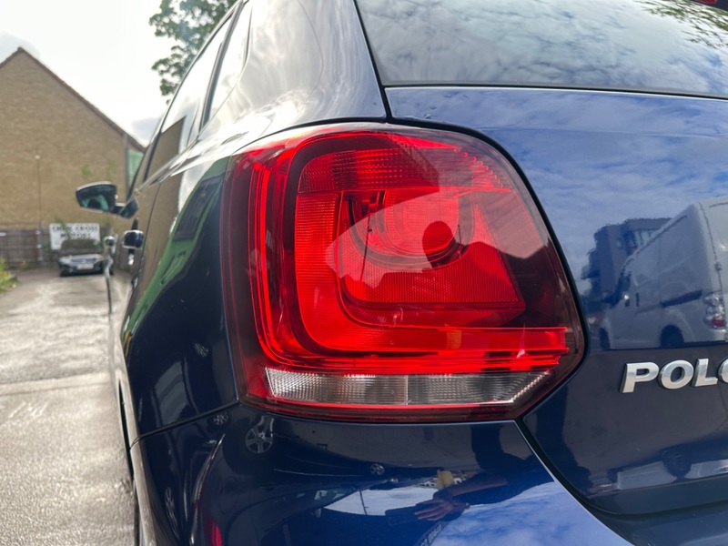 VOLKSWAGEN POLO